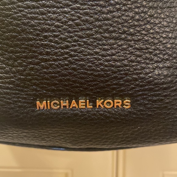 New with tag black leather Michael Kors hobo shoulder bag. - Picture 2 of 9